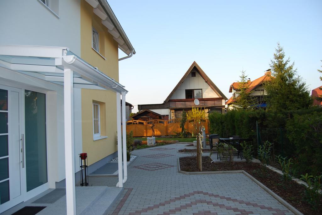 Appartement Florian Wina Bagian luar foto