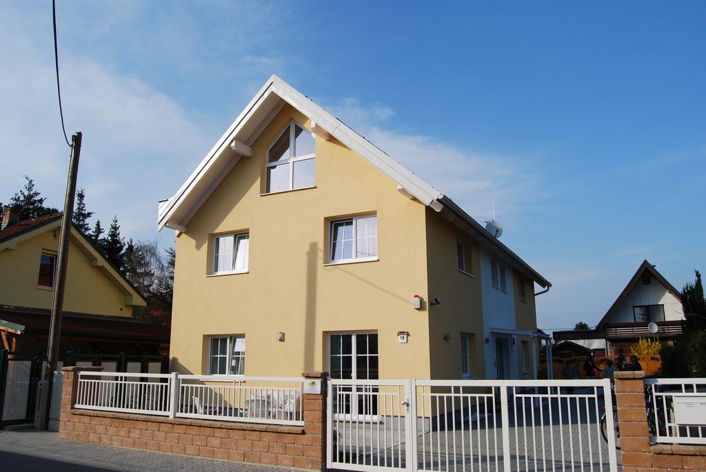 Appartement Florian Wina Bagian luar foto